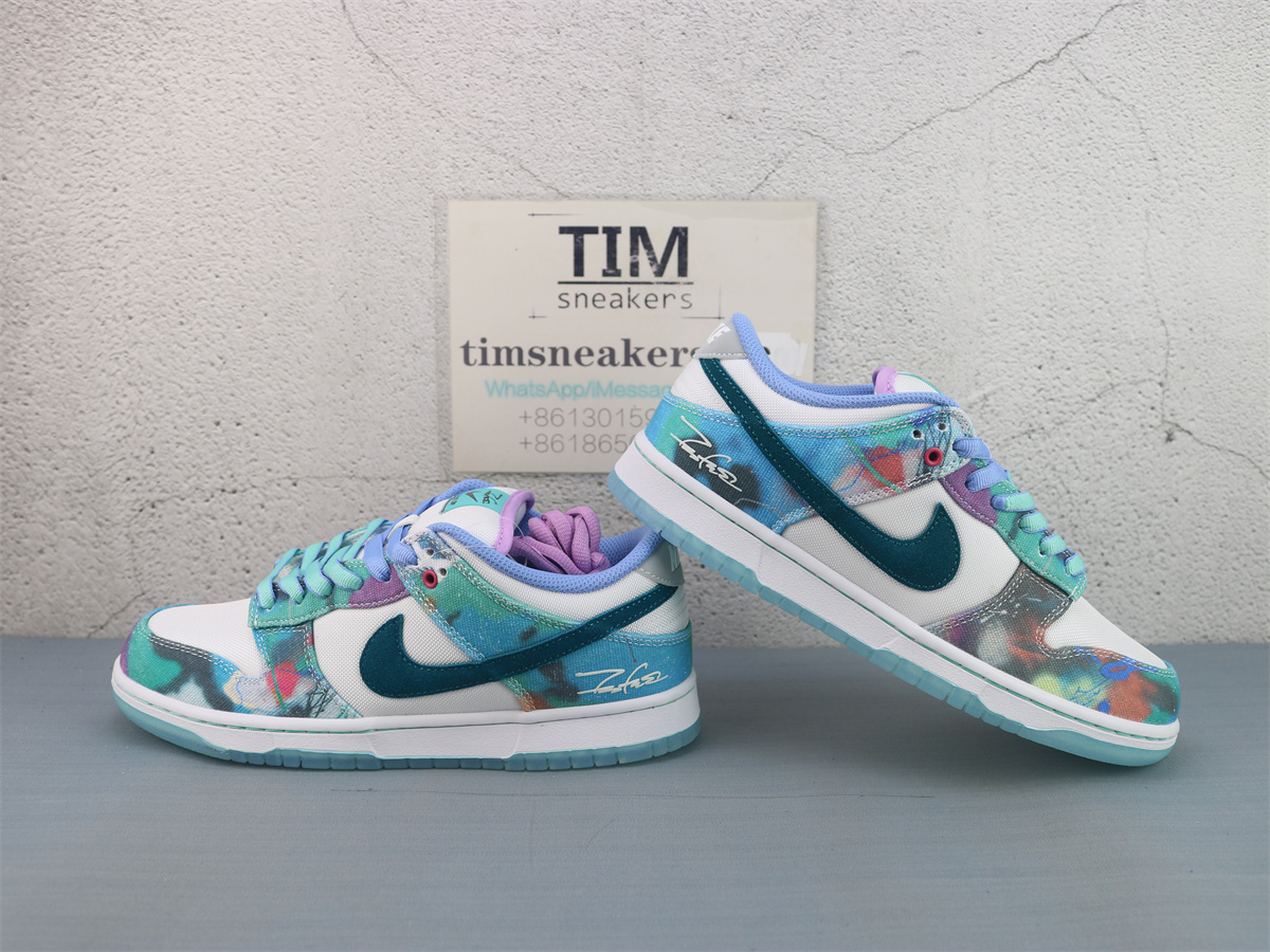 Nike SB Dunk Low Futura Laboratories Bleached Aqua HF6061-400